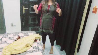 House Wife Changing Clothes Fucked By Cuckold Husband - Pakistan on badgirlnextdoor.com